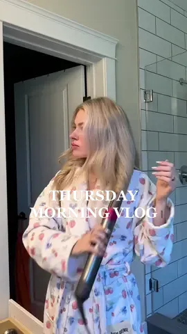 my closet is a real JUMP SCAREEEE 🫣 ily guys happy wednesday 🧡✨🌸🫧🦋 #fyp #Vlog #morningvlog #skincareroutine #kbeauty #koreanskincare #breakfast #livingwithmyboyfriend #productivemorning #wakeupwithme #cleangirlaesthetic 