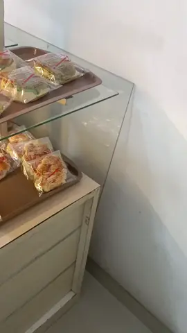 Prank lg beli Roti #CapCut #fyp #STORI #viralvideo #MENTAHAN #firaldonksss #prank 