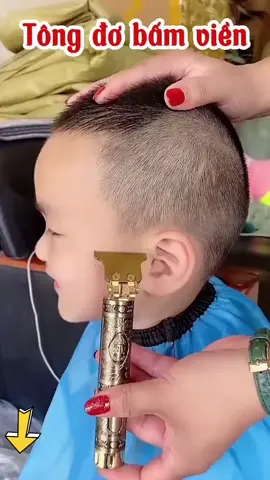 Tông đơ cắt tóc bấm viền kiêm cạo râu dùng pin sạc  #maycaoraumini #tôngdocattoc #trend #xuhuong #tongdochanvien #tongdobamvien 