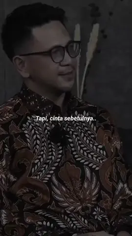 Hakikat cinta yang sebenarnya adalah dia menduhulukan kepentingan pasangannya dibandingkan kepentingan dirinya sendiri apalagi kepentingan orang lain dan perlu kalian tau kalau cinta itu bagaimana kita membuat pasangan kita nyaman sama kita bukan pasangan kita yang membuat kita nyaman...!!!#katamotivasihidup #Berandatiktok #fypシ #TikTokImpact 