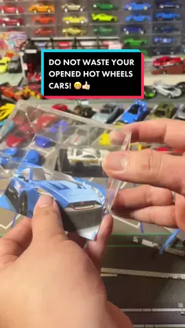 I’m a loose collector. But I also admire the card art so I keep them. I just found a creative way to use them. 😎👍🏻 Acrylic cases are from @Belle.Oeuvre guys! 😁👍🏻  #fyp #foryoupage #foryou #foryourpageofficiall #fypdongggggggggシ🖤 #fypシ゚viral #hotwheels #hotwheelscollector #diecast #toy #harveyshotwheels #miniature #diecastcollectors #hotwheelscollections #display 