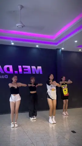 Giật cả nảy (dc:me)#daynhay #tiktoktrending  #meirefei @MAIMAI NÈ #@Mei🎧 