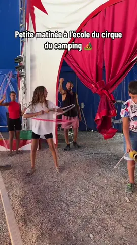 NOTRE FAMILLE A DU TALENT 😅😅😅🤭 qui pourrait être le clown🤡 d’apres vous ? 😅