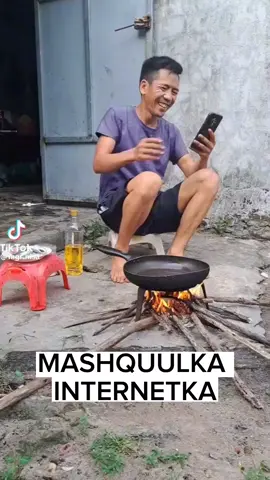 MASHQUULKA INTERNETKA #funnyvideos #funny #somalitik #busyinternet 