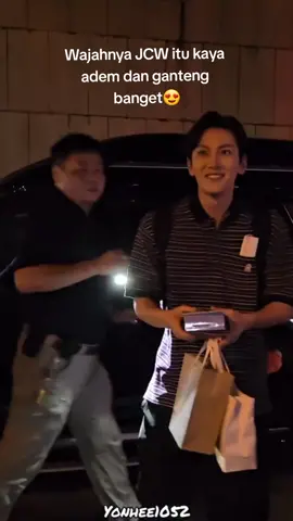 Ji Chang Wook menyapa fans setelah penampilan musical The Days. Ganteng banget!  #jcw #jichangwook #지창욱 #aktorkorea 