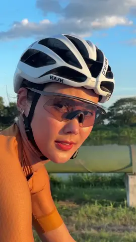 😎☀️✨  #trekbikes  #cyclinglife #cyclingphotos #cyclinglifestyle  #outsideisfree #roadbikelife #roadbike #roadbikepics #girlsonbikes #cyclinggirls #cyclingwoman #empowerwomen #bestcyclingstyle 
