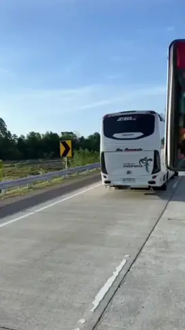 💨💸#wisatakulinerbandaaceh #wisataaceh #acehtourism #pariwisata #acehtourism #buspariwisata #busaceh #driverstory #cctvlintasaceh #videoperjalanan #adiputro #acehtiktok #lagudrivermuda #fyp #fypシ 