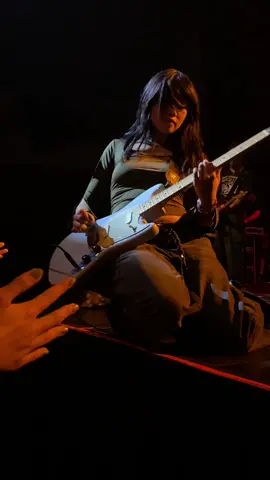 rewatching all my concert vids before i see taylor swift on friday 🤭 #beabadoobee #beabadoobeeedit #beabadoobeestan #beatopia #beabadoobeemusic #concert #fyp #beabadoobeefanpage #foryoupage #viral #beatopiatour #sanfrancisco #bayarea #beabadoobeeconcert 