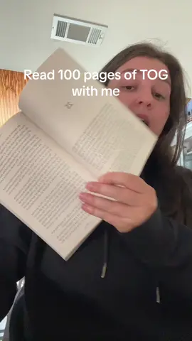 If im right dont tell me #sarahjmaas #throneofglass #throneofglassseries #acotar #acotarseries #BookTok #bookclub #bookworm 