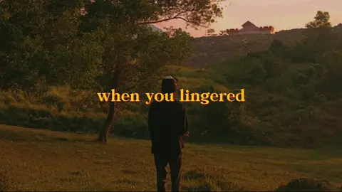 her eyes make the moon lose his bright #sunset #colortone #cinematic #colorgrading #capcut_edit #fur #viratalisa #walkingbackhome 