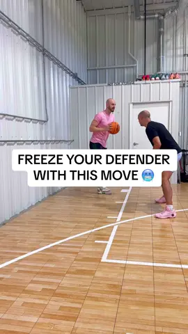 One of the easiest ways to freeze your defenders 🥶 Shimmy Rip 🎒 #basketball #basketballworkout #basketballtraining #basketballtips 