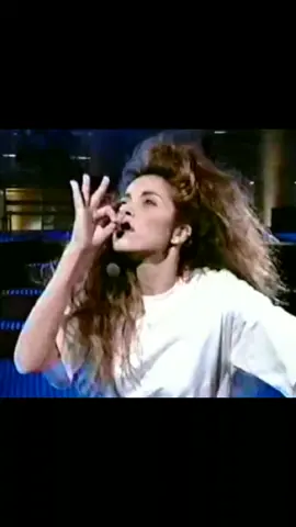 Si me llevas contigo.                                                         #gloriatrevi                                                                                                                                                                                          