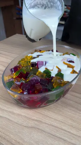 Gelatina colorida sem complicações! Qualquer pessoa consegue fazer! #receitas #receita #receitafacil #gelatina #donareceitas