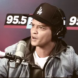 🤭 #smile #cutie #cute #supercute #brunomars #smile #fypシ゚viral #brunomarsedit #blowthisup #brunomarsmusic #bts #blackpink #cutee @TikTok @Bruno Mars 