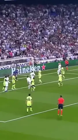 Ronaldo even scores goals with his hand 🤣😂 #respect  #trending #Funny #moments #football #Soccer #tiktokfootball #shot