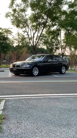 BMW E66 760Li V12 được sản xuất từ năm 2003 đến 2008 #bmwe66v12 #bimgiàmẹccổ #vutruxe #bmwe66760li #oldcar  