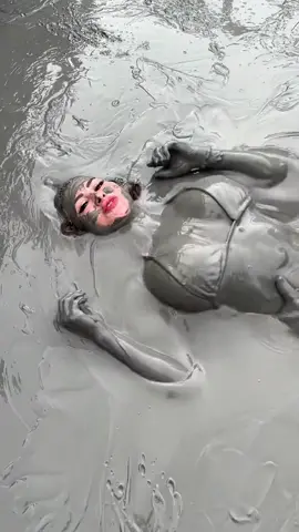 Hot girl 🔥 enjoy the mud #trending #viraltiktok #chubbygirl #🔥🔥🔥 #2023 