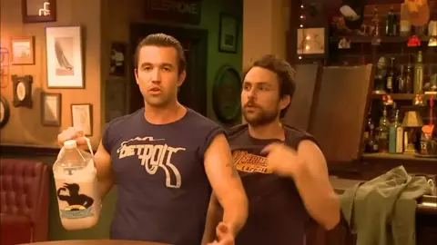 Fight milk!!!!#alwayssunnyinphiladelphia #alwayssunny #alwayssunnydaily #charlieday 
