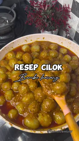 Jajanan kesukaan seluruh warga negara indonesia😁❤️#cilok #cilokpedas #cilokbumbukacang #jajanantiktok #jajanansd #cemilansimple #serunyakuliner 