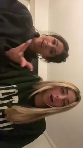 j a lil sneak peak of our singing for u guys #ifyouknowthewordstothesong @Tatizzle 