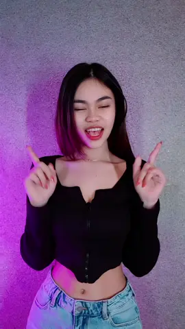 Rahasia aku terlihat langsing di video tiktok? Yaa ngedit pake PrettyUp guys 😍 #prettyupapp 