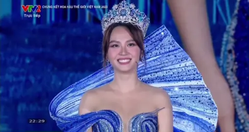 Ngắm lại khoảnh khắc đương nhiệm cuối cùng của Mai Phương trên sân khấu Miss World Vietnam 2023. Hành trình đầy nhiệm màu này vẫn sẽ tiếp tục để Phương được cống hiến và truyền cảm hứng đến mọi người.  Và hơn thế nữa đó chính là để Phương được phát triển và hoàn thiện bản thân mình, không phụ niềm yêu thương mà mọi người đã dành cho Phương. Xin cảm ơn tất cả mọi người rất nhiều 💙 #missworldvietnam #missworldvietnam2022 #huynhnguyenmaiphuong #hoahaumaiphuong #yakobymaiphuong 