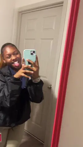 I be up @4am who yk be this happy 😂🤦🏽‍♀️ jesus somewhere in here cause im not a morning person😂😂