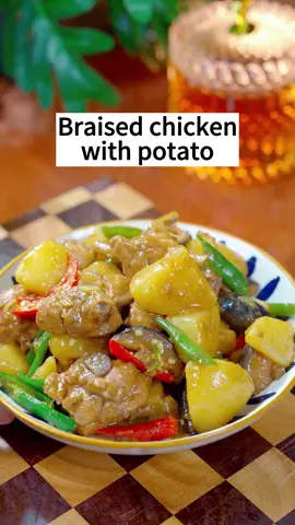 Tenderly braised chicken, potato, and green pepper in butter-like gravy, Huang Men Ji, is a meal that comes together in minutes.#chickenrecipe #chinesefood #tiktokfood #EasyRecipe