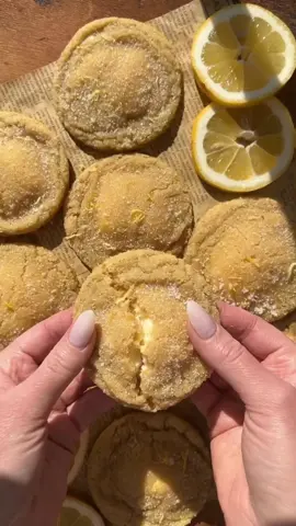 It’s a good day to make lemon cheesecake cookies 🍋✨ Chewy lemon cookies stuffed with lemon cheesecake & rolled in lemon sugar! 💛  #lemoncookies #lemoncheesecakecookie #cheesecakecookies 