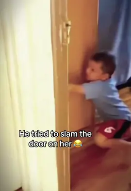Hilarious  #fail #failscompilation #babyfall #funny #funnyfunnyfunny #superfunny #funnyvideos #watchedtwice #hilariousashell #hehe #embarassing #slamdoor #loll 