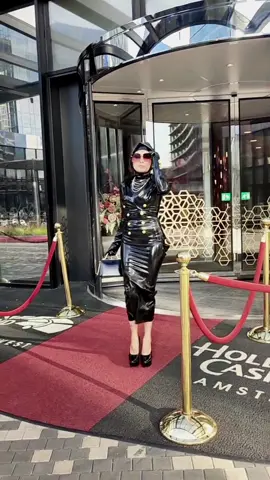 Confidence makes every dressing look great.✨️✨️ #tiktoknl🇳🇱 #latexcatsuit #latexmodel #latexoutfittoday  #gothinlatex #latexlovers #latexoutfitlatexfashion  design #fyp #designer #latexoutfits #latexgloves #latexstyle #somting_deffrent😋🥻 #beauty #BeautyTok #latexbeauty @Sebastiancauchos 