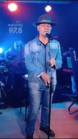 Sérgio Lopes - Falar de Jesus Qual é o Jesus do qual você quer falar? Vamos todos falar do Jesus que nos ama, nos corrige e edifica nossos corações para o Bem. Se você gosta de louvar com músicas repletas de valores, acesse nosso canal no YouTube @radiomelodia97 e confira nossas apresentações ao vivo! #sergiolopes #músicagospel #músicagospelbrasileira #falardejesus #rádiomelodia