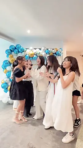 taulah ya alasan kenapa mereka disuruh maju pas lagu rapsodi #adeljkt48 #asheljkt48 #4u #jkt48 #adel #ashel #fyp #delshel 
