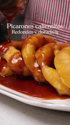 Los picarones siempre me evocan lindos recuerdos de infancia. Eran mi premio favorito cuando me portaba bien y ahora me encanta engreír a todos en casa con esta deliciosa receta de antaño. #picaronesperuanos #peru #fyp 