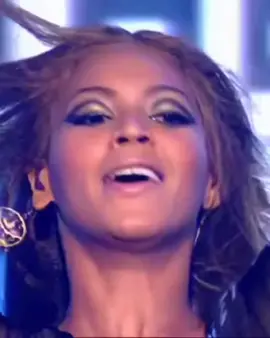 #beyonce #early2000smusic #popthrowbacks #melody #fyp #FYP #2003 #liveperformance #nostalgicthrowbacks #showofflandofrost 