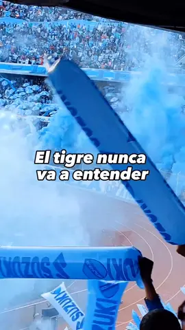 Esta hinchada forma parte de todos esos momentos 🩵 @Club Bolívar #lve #laviejaescuela #clubbolivar #bolivarista #lapaz_bolivia #akd 