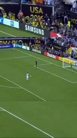 Leo Messi sút hỏng phạt đền trong trận gặp chile#messi #chile #leomessi #leo #argentina #m10 #bongda #football #blackpink #sanmydinh #xuhuong 