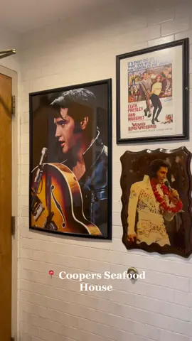 THIS BATHROOM IS ALL ELVIS 😍 #fyp #foryoupage #elvispresley #elvis #pa 