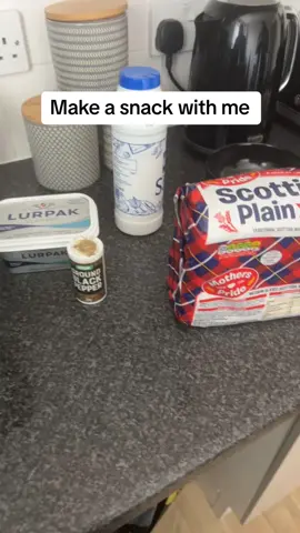 #scottishtiktok #fyp #scottish #boyfriend #fypシ゚viral #banter #schoolholidays #cooncilhooseoftiktok #cooncilqueen #kidssnacks #snackideas #cheapandeasy 