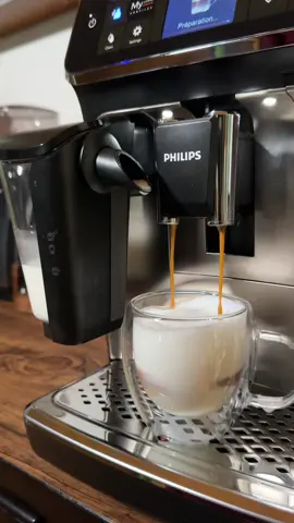 Cappuccino Philips 5400 Lattego  #philipslattego #philips5400 #philips5400lattego #lattego #cappuccino #coffeemachine #automaticcoffeemachine #machineagrains #machineacafé 