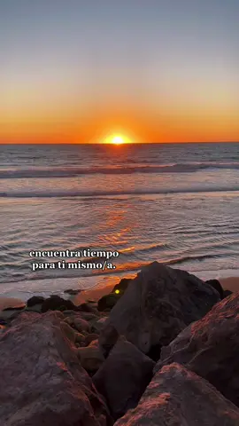 Encuentra tiempo para reflexionar, descansar y recargarte 🌿 #tiempoparati #autoconocimiento #introspeccion #bienestaremocional #reflexionar 