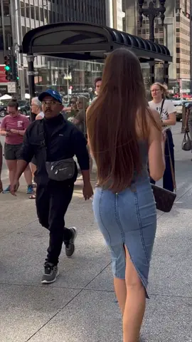 I love people who give compliments, you are beautiful! 🌹❤️ #fypシ #walkingdownthestreet #reactionvideo #foryou 