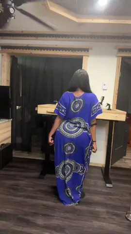 When Farhiya Fiska🇸🇴comes on😩 @Farhiyafiskaofficial #farhiyafiska #somali #tiktoksomali #somalisongs 