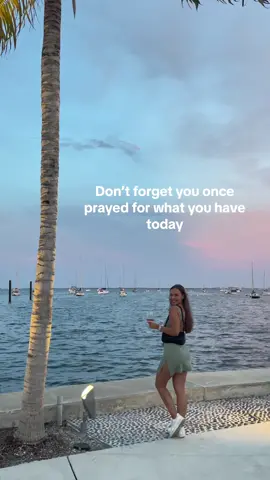 be grateful and the universe will thank you back🦋 #grateful 