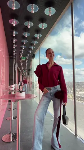 these jeans 🌹 #OOTD #paris #fyp #outfitideas #mystyle #parisian #parisianstyle #parisstyle #mumstyle #mumoutfit #denimjeans #whatiwore #parisoutfits #fitcheck #styleinspiration #france #eurosummer #parishotel 