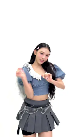 Bunnies now where are you?✈️🏙 #NewJeans #뉴진스 #NewJeans_ETA #NewJeans_GetUp #Time_to_NewJeans