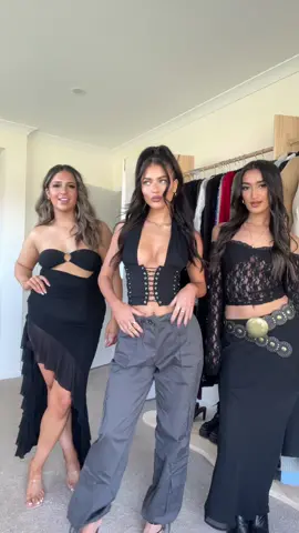 When your friends catch the same dress code vibes #OOTD #melbourne 