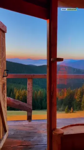 🇺🇦 Sunset in the mountains 🏔️  📽️ karpatyexpress, alla_gun #sunset #sunsetlover #traveltiktok #mountains #carpathians #carpathianmountains #visitukrainetoday #ukraine🇺🇦 