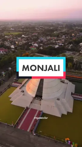 Pemandangan Monumen Jogja Kembali saat menjelang sunset  #wisatadiyogyakarta #monjali #yogyakarta 