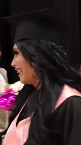 Nuestra patrona se graduo de estilista #karinatorresoficial #karitijeras #lasmaspreciosas #karitorresoficial 